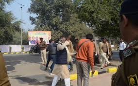 सांसद और पत्रकार एक दूसरे के ऊपर दर्ज करवाई FIR ……….