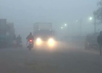 सर्दी का सितम: दिल्ली से बिहार तक छाया अंधेरा, सैकड़ों ट्रेनें-उड़ानें प्रभावित , बिहार के 12 जिलों में कोल्ड वेव का अलर्ट……