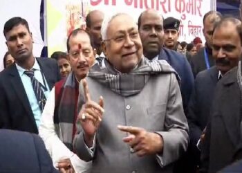 हम दो बार गलती से इधर से उधर चले गए थे,अब हमेशा साथ रहेंगे…………