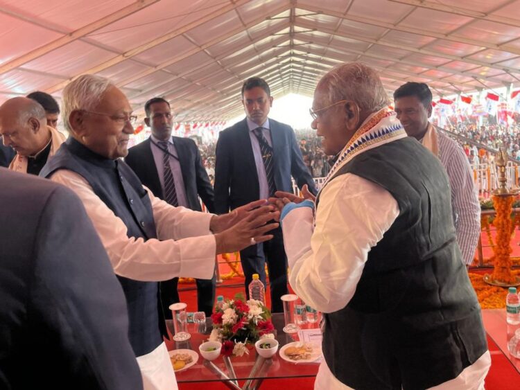 आखिर नीतीश इतनी जल्दी समागम छोड़कर क्यों गए?