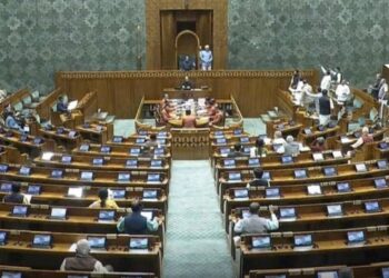 संसद के बजट सत्र के पहले चरण का आज आखिरी दिन , वक्फ बिल पर विपक्ष का हंगामा