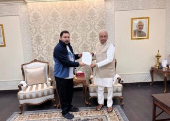 राज्यपाल से मिलने अचानक राजभवन पहुंचे नेता प्रतिपक्ष तेजस्वी यादव