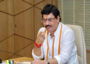 धनंजय मुंडे को मंत्री पद से क्यों देना पड़ा इस्तीफा……………