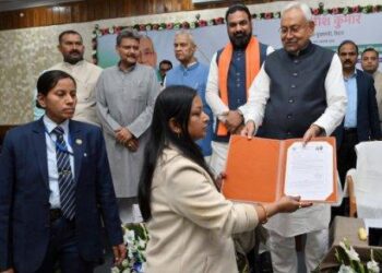 सक्षमता परीक्षा-2 पास करने वाले 59,028 विशिष्ट शिक्षकों को बांटे गए नियुक्ति पत्र