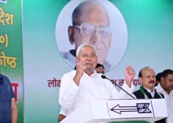 कुछ लोग गड़बड़ी कर रहे थे, उन्हीं लोगों ने इधर-उधर करा दिया……….