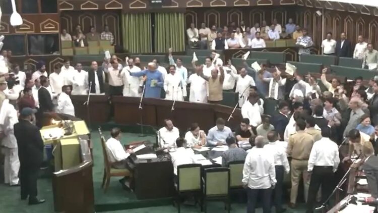 वक्फ कानून पर जम्मू-कश्मीर की असेंबली में क्यों मचा बवाल……..
