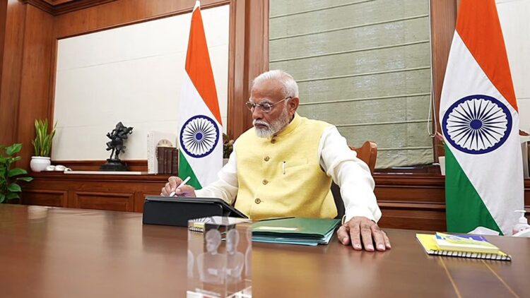 प्रधानमंत्री आवास में बड़ी हलचल, पीएम मोदी से मिलने पहुंचे RAW और IB चीफ, राजनाथ-डोभाल भी मौजूद