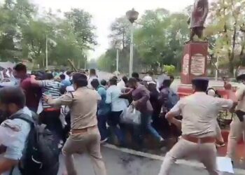 पटना में BPSC के शिक्षक अभ्यर्थियों पर लाठीचार्ज