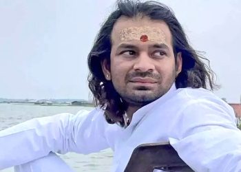 निजी जीवन को लेकर विवाओं में आए तेज प्रताप यादव को राजद ने छह साल के लिए किया निष्कासित………