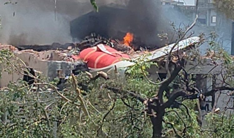 गुजरात के अहमदाबाद में बड़ा विमान हादसा , विमान में 242 लोग सवार थे, जिनमें 2 पायलट और 10 केबिन क्रू शामिल