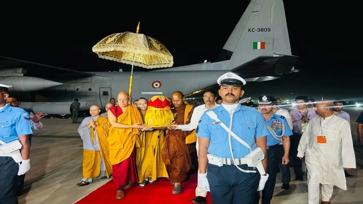 वियतनाम से भारत लौटीं भगवान बुद्ध की पवित्र अस्थियां, आज दिल्ली में कर सकेंगे दर्शन