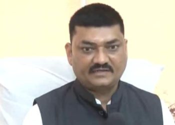 AAP विधायक उमेश मकवाना ने दिया इस्तीफा, पार्टी ने किया निलंबित