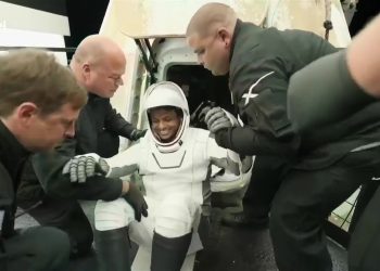 अंतरिक्ष से धरती पर लौटे शुभांशु शुक्ला, हुआ स्प्लैशडाउन .18 दिन बाद स्पेस से हुई सफल वापसी