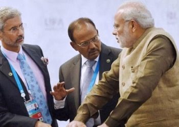 भारत अपने आत्मसम्मान को अक्षुण्ण रखते और हितों की रक्षा करते हुए अपनी भूमिका को परिभाषित कर रहा  …………