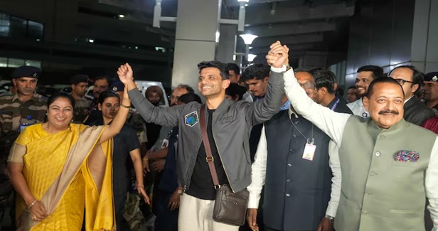 अंतरिक्ष में परचम लहराकर भारत लौटे शुभांशु शुक्ला का जोरदार स्वागत