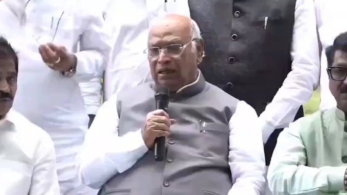 बिहार मतदाता सूची गहन पुनरीक्षण पर संसद में चर्चा चाहता है विपक्ष, सरकार इच्छुक नहीं