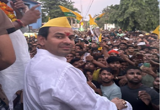 आरजेडी के विरोधियों की पनाहस्थली बन चुके तेजप्रताप यादव !……………