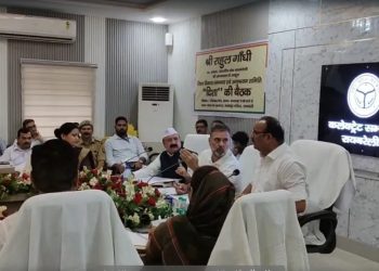 राहुल गांधी और यूपी के मंत्री दिनेश प्रताप सिंह के बीच तीखी बहस, तू-तू, मैं-मैं का वीडियो वायरल