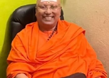 स्वघोषित बाबा स्वामी पार्थ सारथी पर श्री शारदा भारतीय प्रबंधन संस्थान की 32 लड़कियों ने यौन उत्पीड़न के आरोप लगाए …………