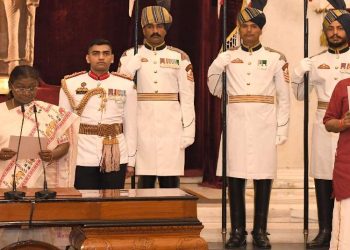 सीपी राधाकृष्णन बने भारत के 15वें उपराष्ट्रपति, राष्ट्रपति द्रौपदी मुर्मू ने सुबह 10:30 बजे राधाकृष्णन को दिलाई पद एवं गोपनीयता की शपथ ………….