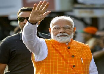कल 2 नवंबर को प्रधानमंत्री नरेंद्र मोदी का पटना में 2.8 किमी लंबा रोड शो , कदमकुआं के दिनकर चौक से गांधी मैदान के उद्योग भवन तक…………..