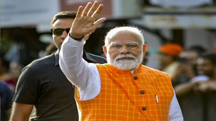 कल 2 नवंबर को प्रधानमंत्री नरेंद्र मोदी का पटना में 2.8 किमी लंबा रोड शो , कदमकुआं के दिनकर चौक से गांधी मैदान के उद्योग भवन तक…………..