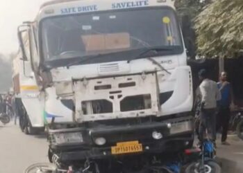 मोतिहारी में भीषण सड़क हादसा, अनियंत्रित ट्रक ने ऑटो में मारी टक्कर, 5 की दर्दनाक मौत ,अन्य कई घायल
