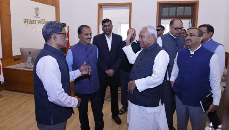 मुख्यमंत्री नीतीश कुमार ने मुख्य सचिवालय का औचक निरीक्षण.