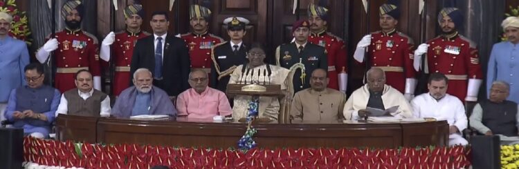 देश आज 76वां संविधान दिवस मना रहा है., राष्ट्रपति मुर्मू बोलीं- भारत का लोकतंत्र दुनिया के लिए मिसाल