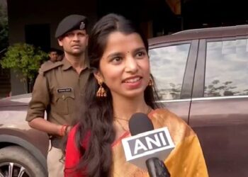 किसी बेटी के साथ ऐसा न हो, जो रोहिणी आचार्या के साथ हुआ…