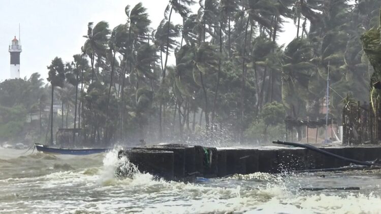 श्रीलंका में चक्रवाती तूफान दित्वा के चलते 123 लोगों की मौत