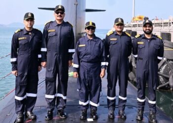 राष्ट्रपति द्रौपदी मुर्मू ने INS वाघशीर पर की ऐतिहासिक समुद्री यात्रा………..