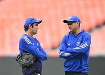 BCCI ने दूसरे ODI से पहले गंभीर-अगरकर के साथ अचानक बुलाई मीटिंग……..