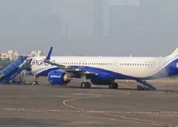 इंडिगो का संकट बरकरार: आज भी दिल्ली एयरपोर्ट पर कई उड़ानें कैंसिल, मुंबई हवाई अड्डे में फंसे हजारों यात्री