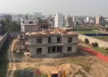 महुआबाग का बंगला, विवादों का पुराना अध्याय……..