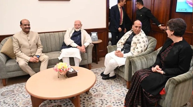 संसद का शीतकालीन सत्र समाप्त : सदन में टकराव के बाद स्पीकर की चाय पार्टी में दिखी गर्मजोशी…………