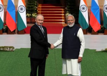 राष्ट्रपति भवन में पुतिन को गार्ड ऑफ ऑनर, राजघाट जाकर बापू को किये नमन , हैदराबाद हाउस में पीएम मोदी और पुतिन की मीटिंग खत्म…………………..