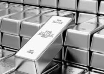 एक झटके में 21,000 रुपए सस्ती हुई चांदी……….