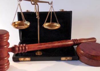 क्या केंद्र सरकार के किसी आदेश को नकार सकती है राज्य सरकार …………..