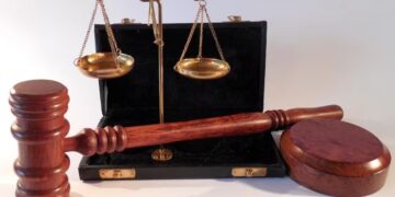 क्या केंद्र सरकार के किसी आदेश को नकार सकती है राज्य सरकार …………..