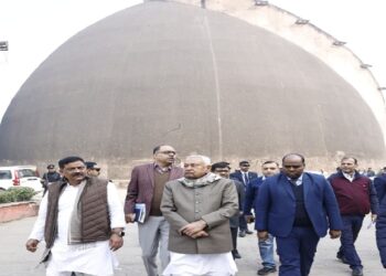 बिहार अपडेट्स ………. सुबह-सुबह पटना के गोलघर पहुंचे सीएम नीतीश