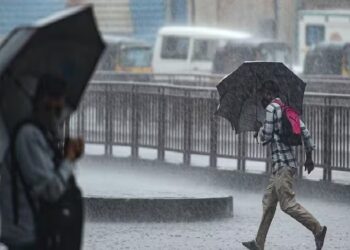 उत्तर भारत में ‘आफत’, 9 राज्यों में आंधी-बारिश का अलर्ट