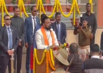 पुलिस मुख्यालय में गृहमंत्री सम्राट चौधरी ने फहराया झंडा