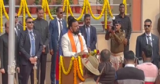 पुलिस मुख्यालय में गृहमंत्री सम्राट चौधरी ने फहराया झंडा