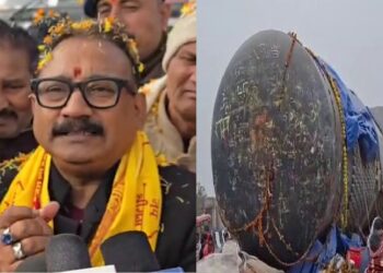 गोपालगंज में फंसा दुनिया का सबसे बड़ा शिवलिंग विराट रामायण मंदिर के लिए रवाना………..