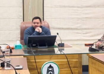 RJD सांसदों के साथ तेजस्वी यादव ने की बैठक