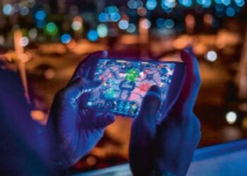 डिजिटल दुनिया में फंसे युवा मन की भयावह सच्चाई………………..