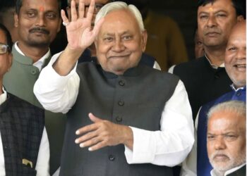 नीतीश कुमार पर दिखने लगा है उम्र का असर?