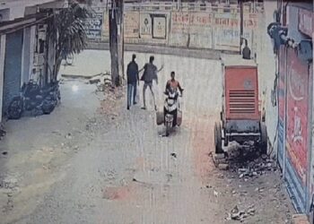 पटना में दिनदहाड़े शख्स की गर्दन काटकर हत्या, 23 सेकेंड में 10 बार चाकू मारे