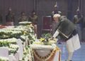 पीएम मोदी और उपराष्ट्रपति ने बलिदानी वीर जवानों को दी श्रद्धांजलि………